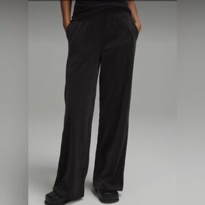 lululemon athletica Women’s Scuba Mid-rise Wide-Leg Velvet Cord Pant